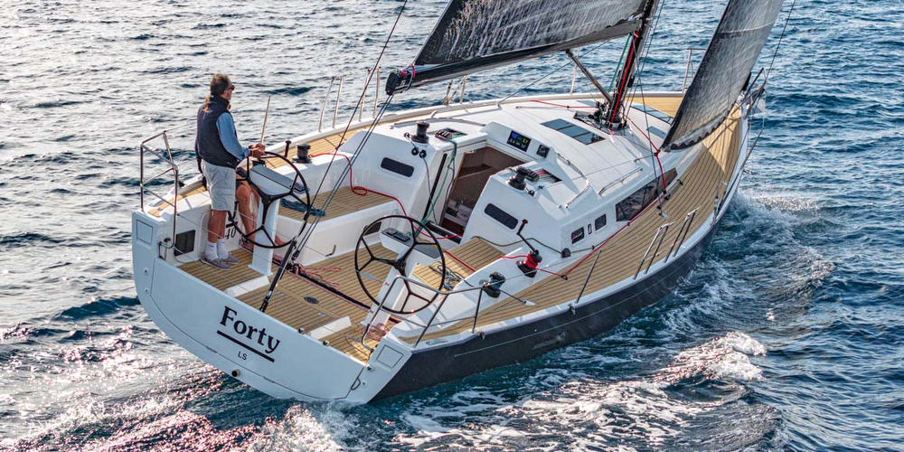 J/40 daysailing offshore