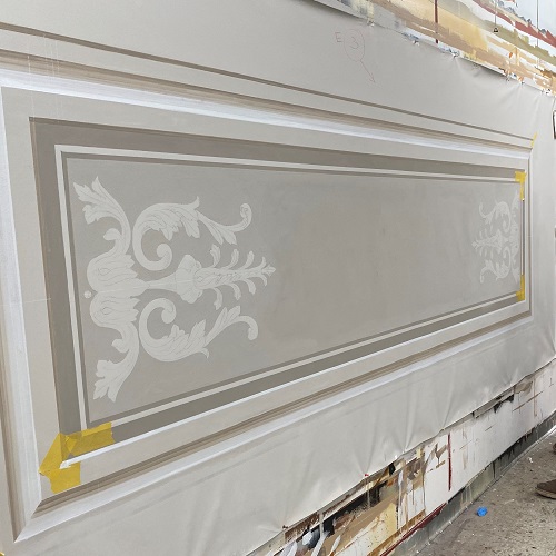 Painting the field and trompe l'oeil frame