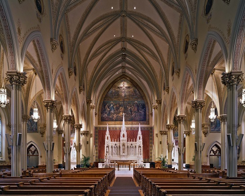 Overall interior facing the altar
